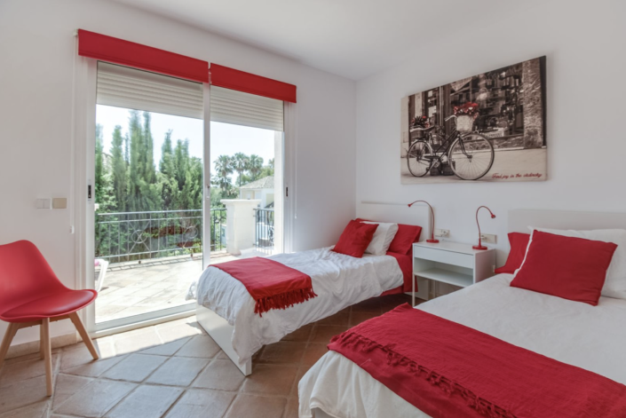 Image No.9-4 Bed Villa / Detached for sale