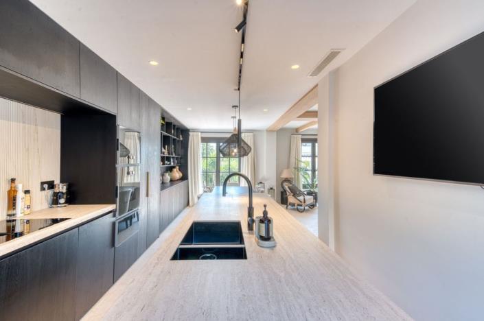 Image No.13-4 Bed Townhouse for sale