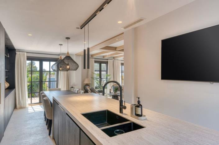 Image No.20-4 Bed Townhouse for sale