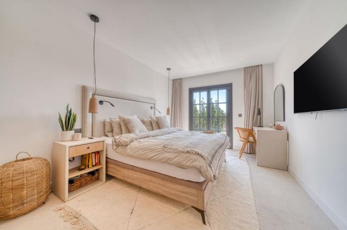 Image No.37-4 Bed Townhouse for sale