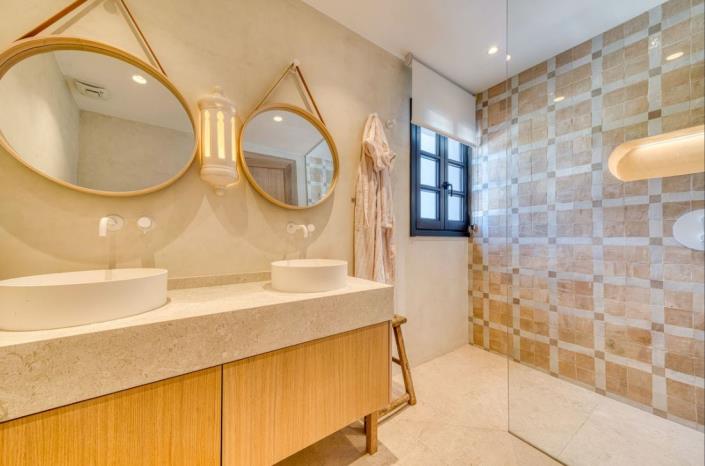 Image No.39-4 Bed Townhouse for sale