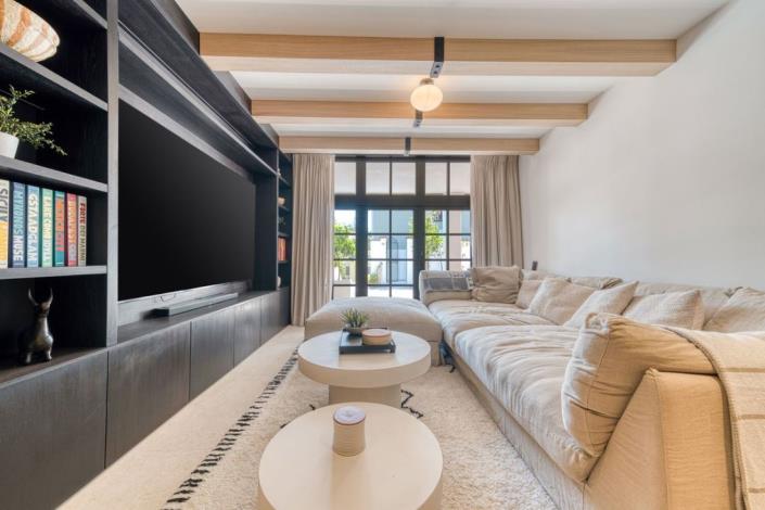 Image No.40-4 Bed Townhouse for sale