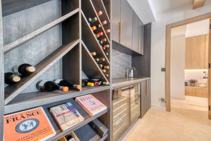 Image No.44-4 Bed Townhouse for sale