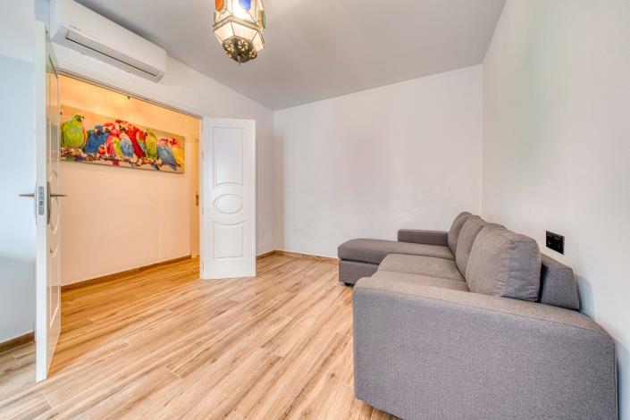 Image No.6-2 Bed Townhouse for sale