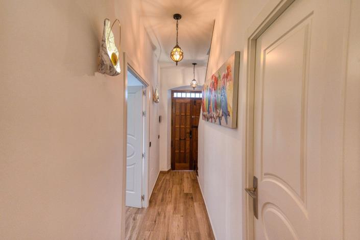 Image No.18-2 Bed Townhouse for sale