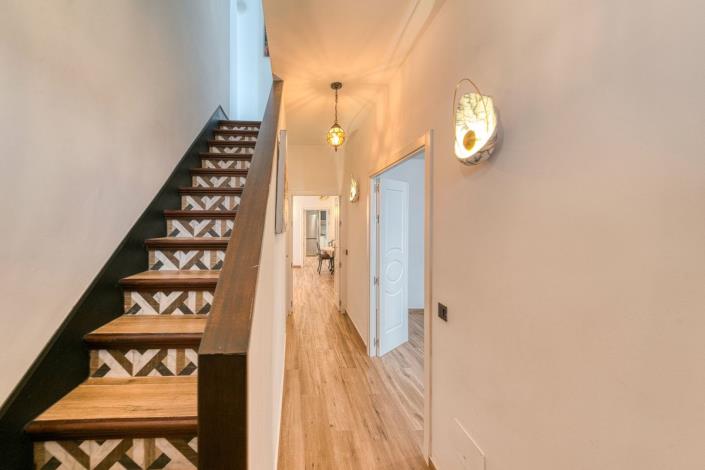 Image No.19-2 Bed Townhouse for sale