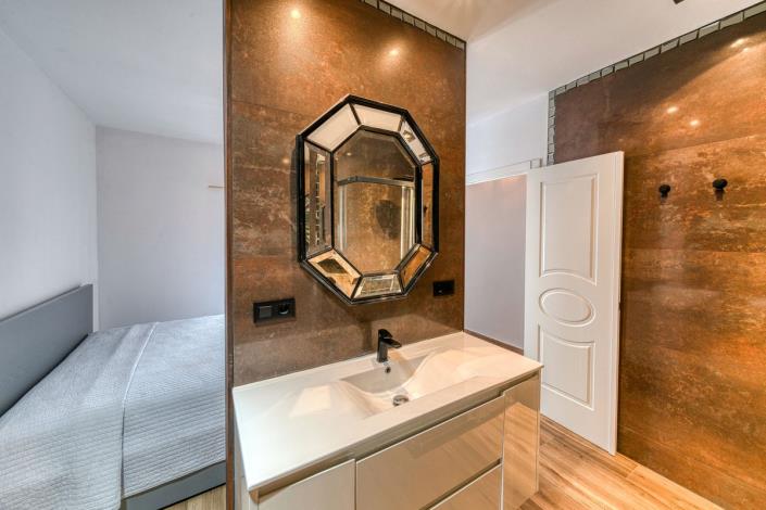 Image No.20-2 Bed Townhouse for sale