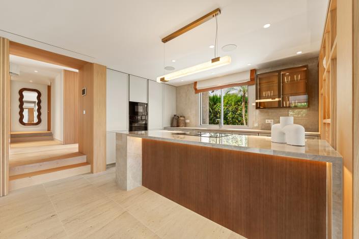 Image No.5-5 Bed Villa for sale