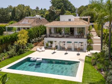 5 Bed Villa for sale