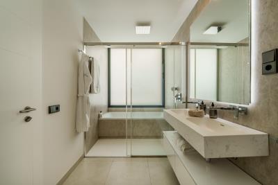 62f36952-bcf4-4e01-aa28-7f71dcd7be95