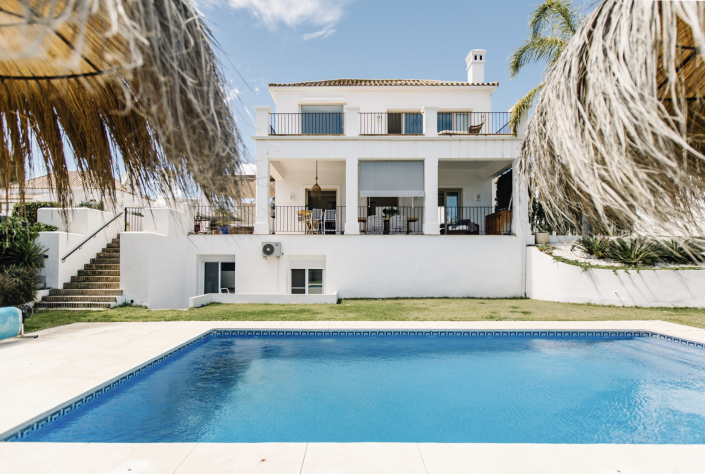 Image No.1-5 Bed Villa / Detached for sale