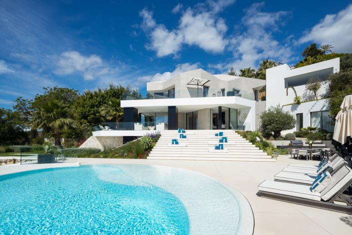 Image No.2-5 Bed Villa for sale