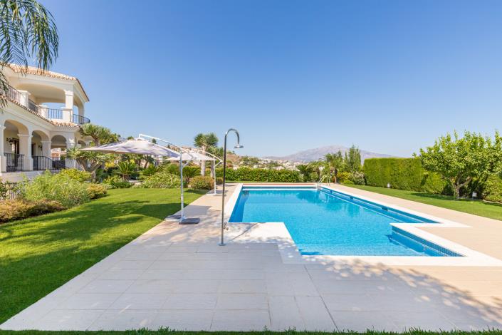 Image No.12-11 Bed Villa for sale