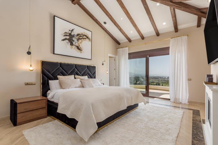 Image No.18-11 Bed Villa for sale