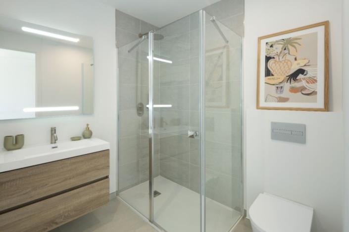 Image No.12-4 Bed Semi-Detached for sale