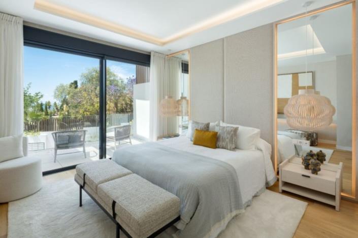 Image No.24-4 Bed Semi-Detached for sale