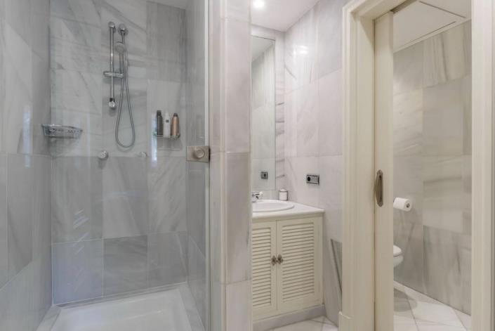 Image No.12-3 Bed Apartment for sale