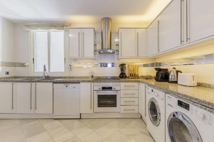 Image No.18-3 Bed Apartment for sale