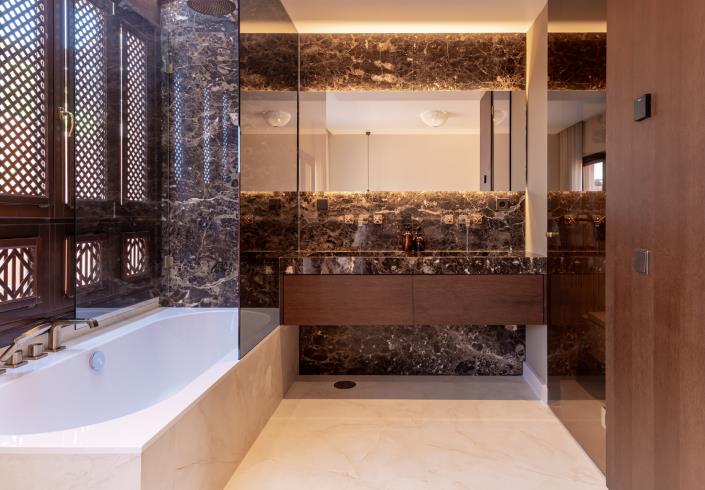 Image No.13-4 Bed Townhouse for sale