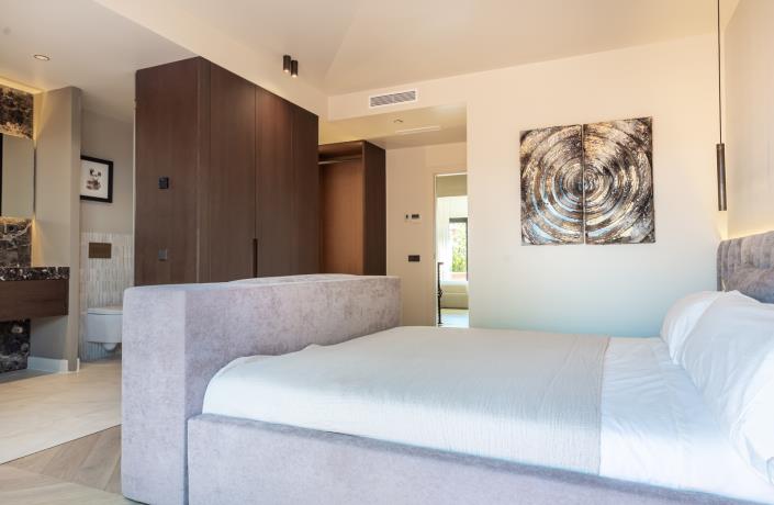 Image No.15-4 Bed Townhouse for sale