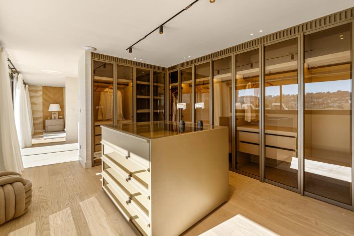 Image No.3-6 Bed Villa for sale