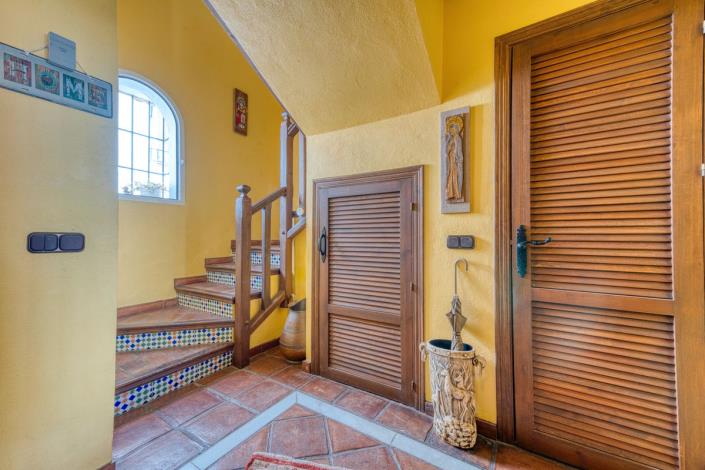 Image No.11-3 Bed Townhouse for sale