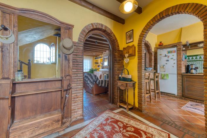 Image No.12-3 Bed Townhouse for sale