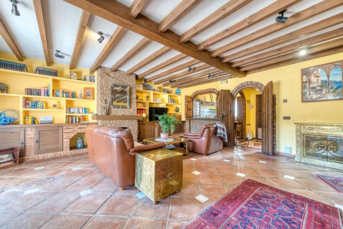 Image No.13-3 Bed Townhouse for sale