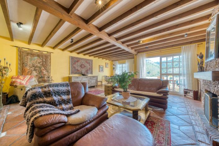 Image No.16-3 Bed Townhouse for sale