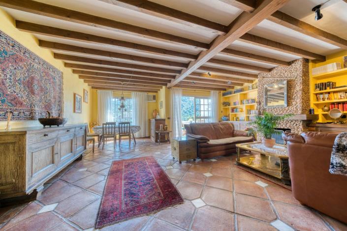 Image No.18-3 Bed Townhouse for sale