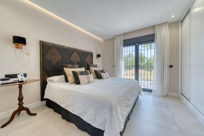 Image No.19-4 Bed Villa for sale