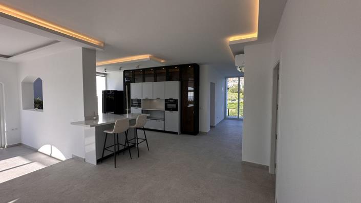 Image No.10-4 Bed Villa for sale