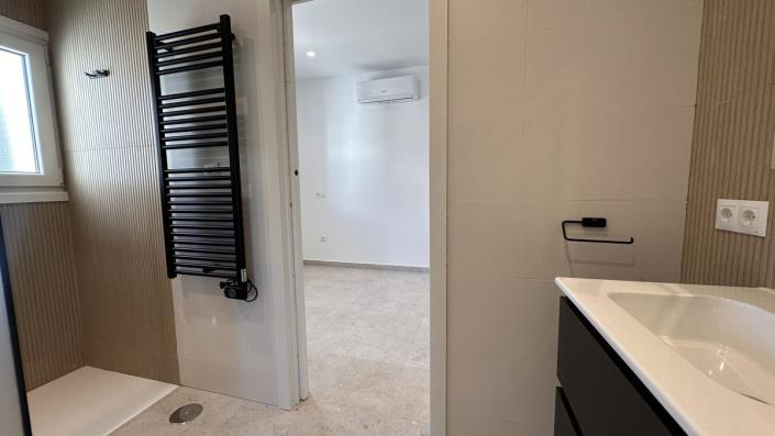 Image No.17-4 Bed Villa for sale