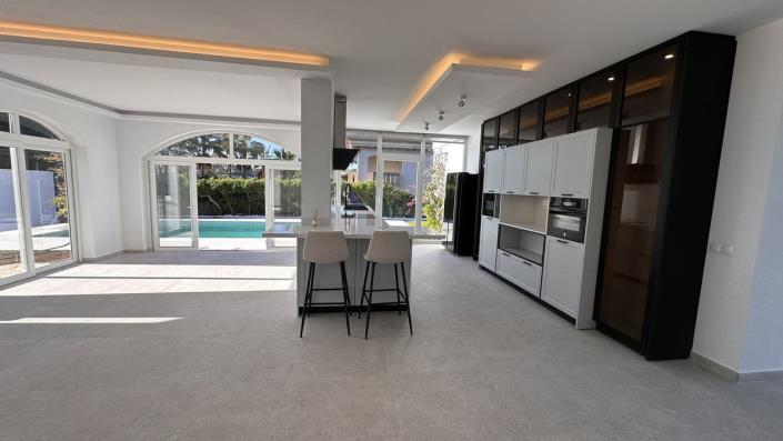 Image No.20-4 Bed Villa for sale