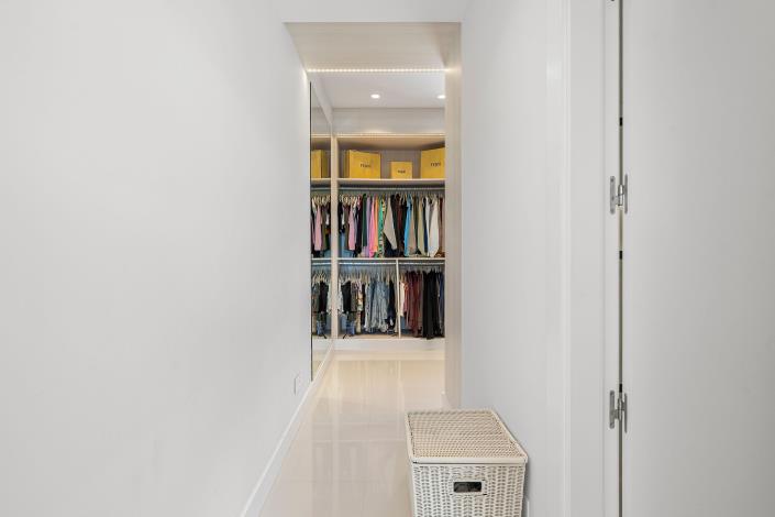 Image No.34-5 Bed Villa for sale