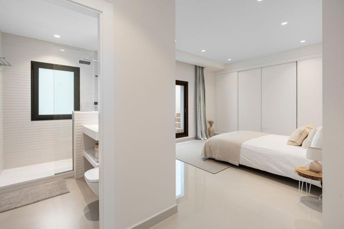 Image No.45-5 Bed Villa for sale