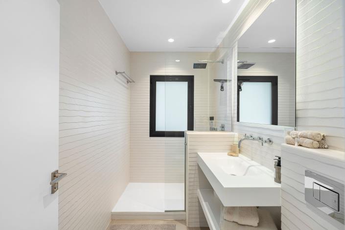 Image No.48-5 Bed Villa for sale