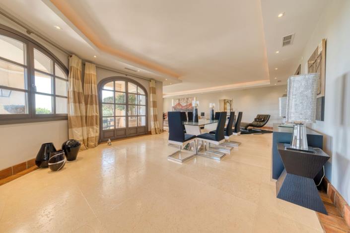 Image No.17-5 Bed Villa for sale