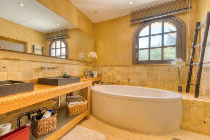 Image No.29-5 Bed Villa for sale