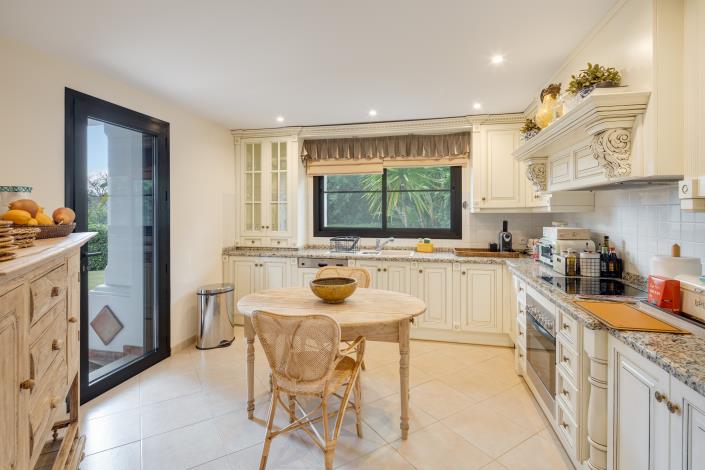 Image No.17-4 Bed Villa for sale