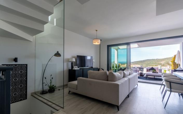 Image No.28-3 Bed Semi-Detached for sale