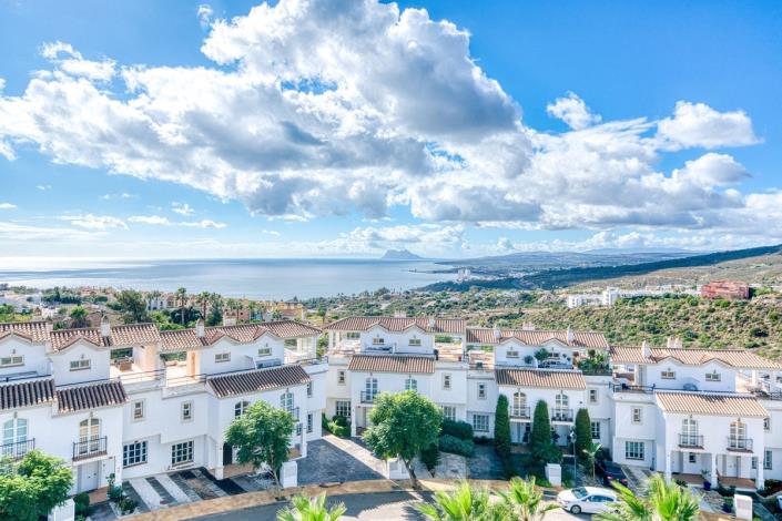 Image No.36-3 Bed Semi-Detached for sale