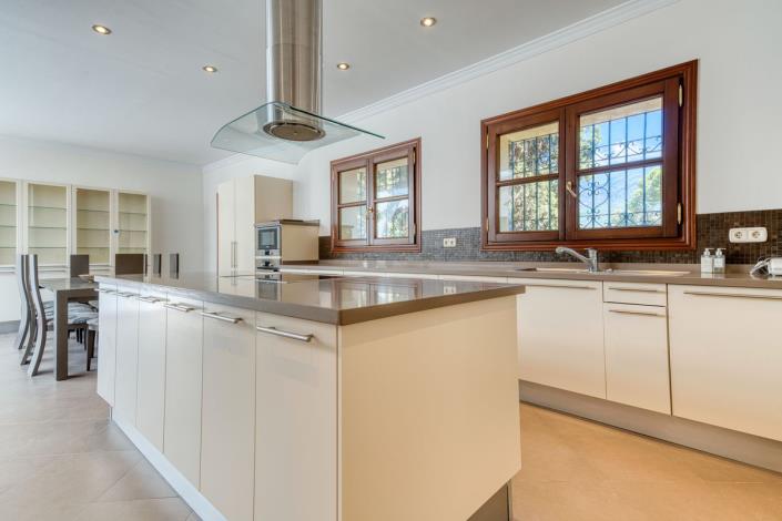 Image No.10-6 Bed Villa for sale