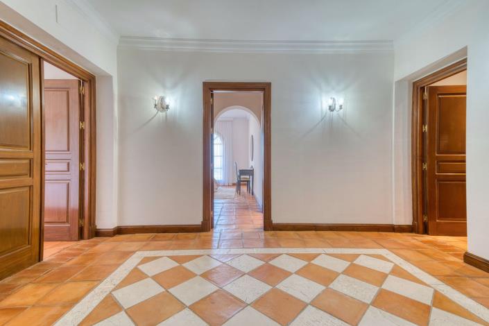 Image No.17-6 Bed Villa for sale