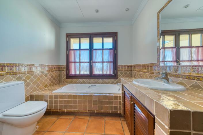 Image No.32-6 Bed Villa for sale