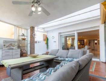 8-e64a9055bba3e77ac8aca3b893cdf826