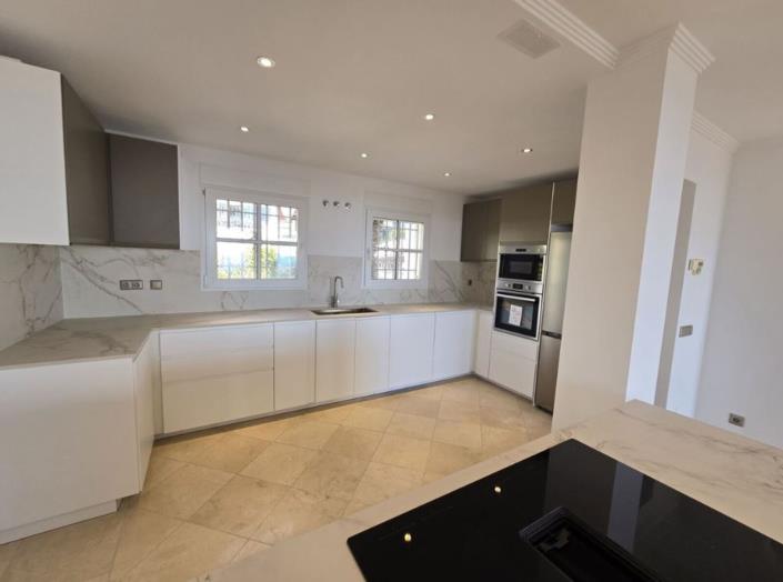 Image No.11-4 Bed Villa for sale