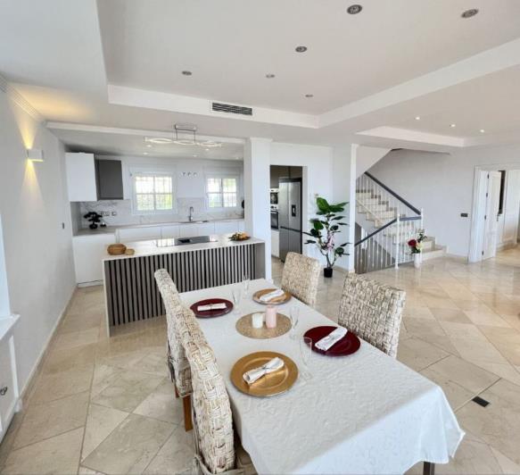 Image No.17-4 Bed Villa for sale