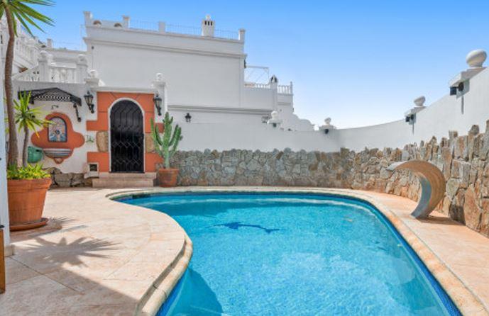 Image No.22-4 Bed Townhouse for sale