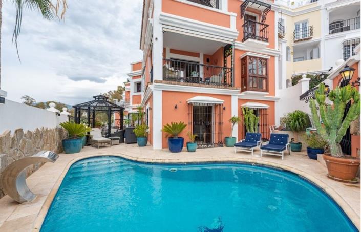 Image No.1-4 Bed Townhouse for sale